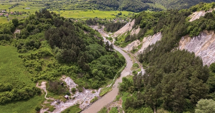 Közel két kilométeres csatorna és bukógát is épülne