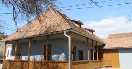 Márton Ferenc festőművész szülőháza, a Szenyes család portája