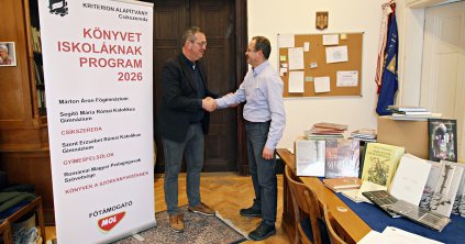 Ezer kötetet adott át a Kriterion Alapítvány