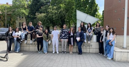Tudomány a könyvtártól a Füvészkertig