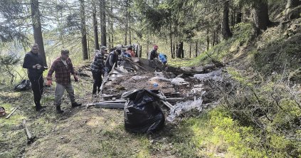 Kalyibákat bontottak el
