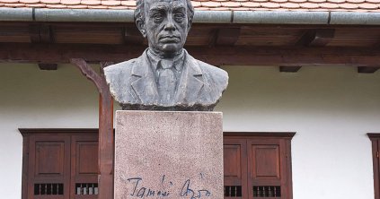 Anyanyelvünk jeles művésze