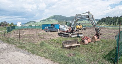Elkezdődött a lakótelepi szupermarket építése