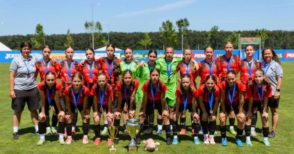Ezüstérmes az FK U15-ös lánycsapata
