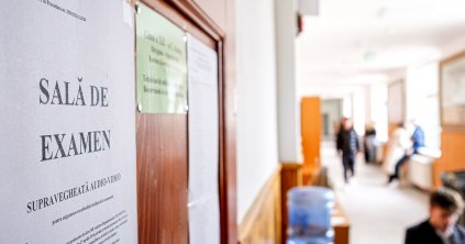 Kamerák kereszttüzében két órát írhattak