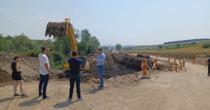 Épülnek a hidak, támfalak, heteken belül aszfaltozhatnak is
