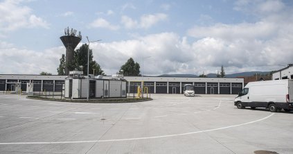 Késlekedik a gyártó az elektromos buszokkal