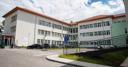 Napelemeket telepítenének a rendelőintézetre