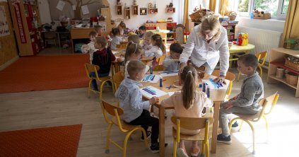 Augusztusra minden napközi bezár