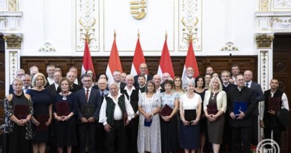 Elismerés a kiemelkedő munkáért