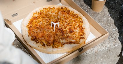 Ezért van „kisasztal” a pizzásdobozban