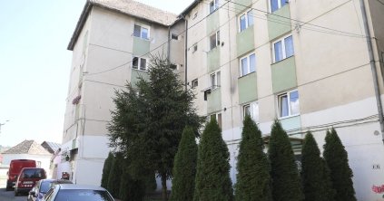 További tömbházakat korszerűsítenek