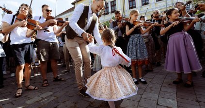 Elkezdődött az Erdélyi Táncháztalálkozó