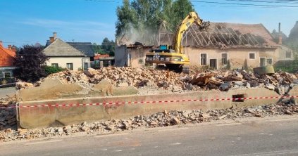 Köztereket, emlékparkot és játszótereket hoznak létre