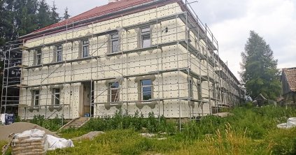Még mindig dolgoznak az épületen