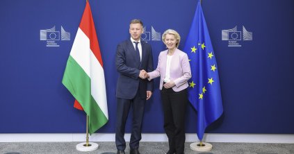 Felszabadítanának 4,2 milliárd eurót Magyarországnak