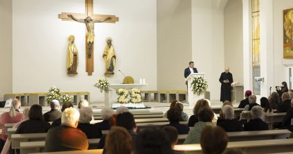 Kiállítás nyílt a püspök és a város kapcsolatáról