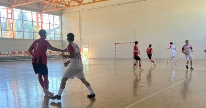 Történelmi futsalmeccs
