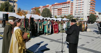 Mézlovagok és mézkülönlegességek a főtéren