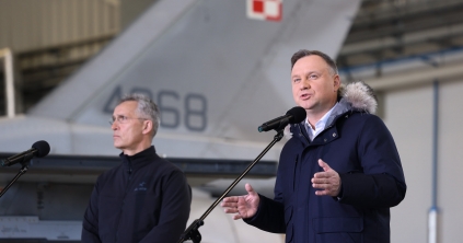 Stoltenberg: a NATO nem küld harci repülőgépeket Ukrajnába