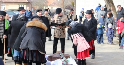 Eltemették a nagybőgőt