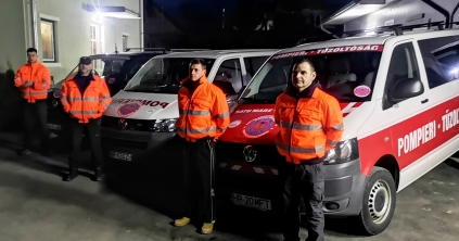 Kisbuszokkal segít a menekültek szállításában a Hargita Megyei Önkéntes Tűzoltók Egyesülete