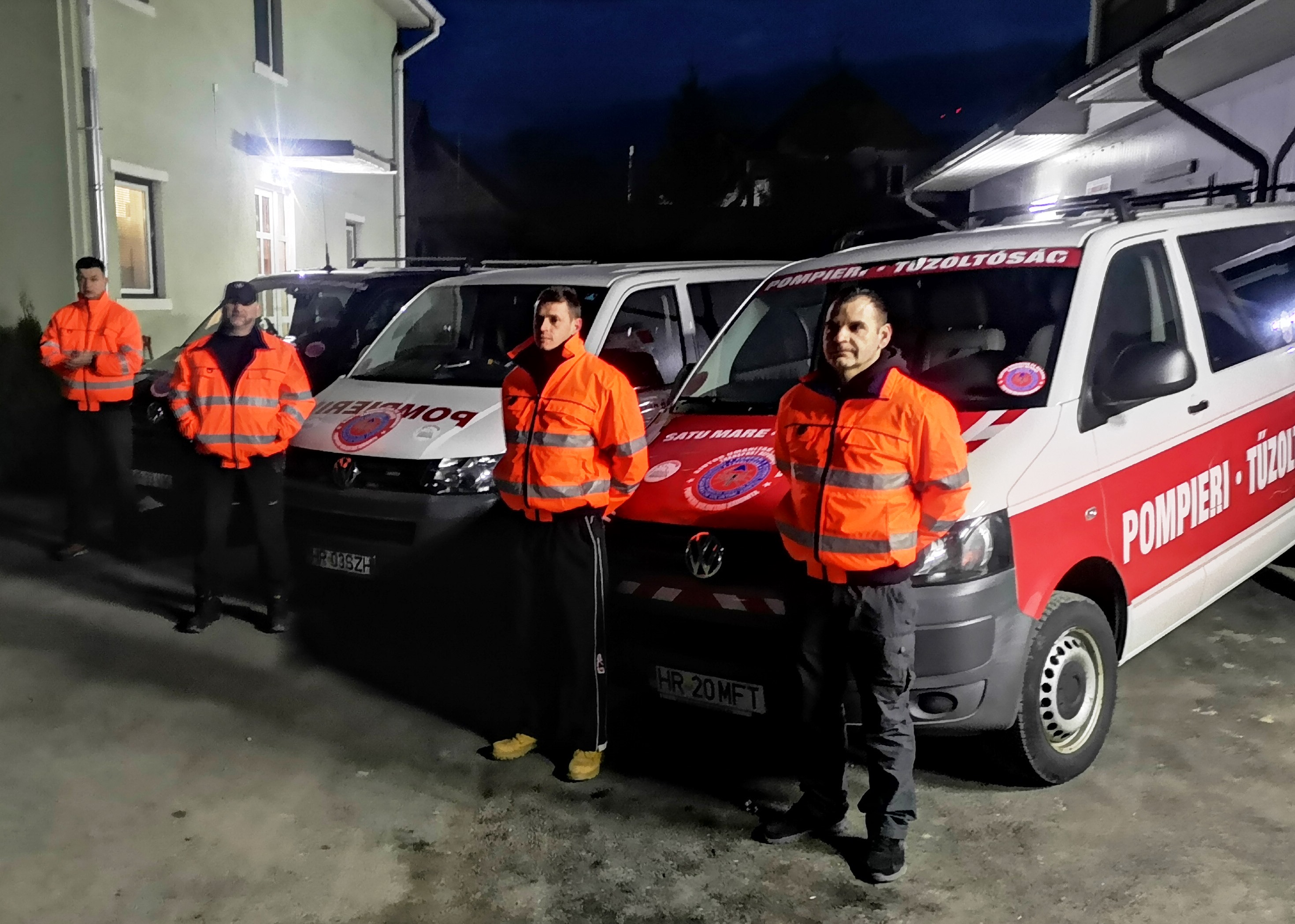 Kisbuszokkal segít a menekültek szállításában a Hargita Megyei Önkéntes Tűzoltók Egyesülete