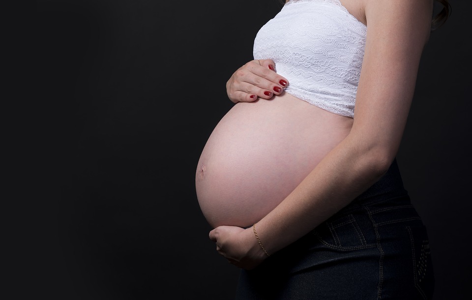 Válaszok kismamáknak: online szülésfelkészítőt tartanak