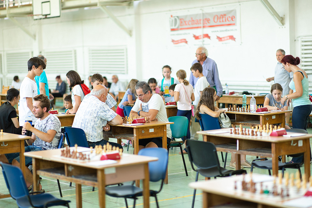 Hárman az élen a főcsoportban