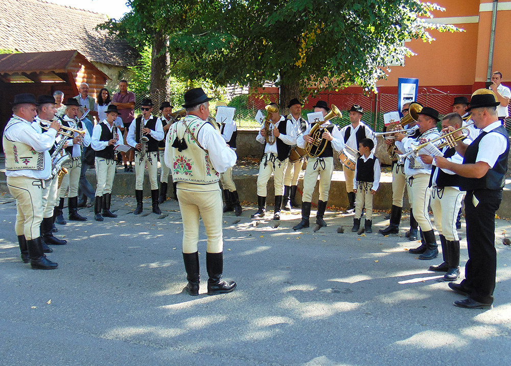 Szerencsés találkozások, ünnep, együttlét