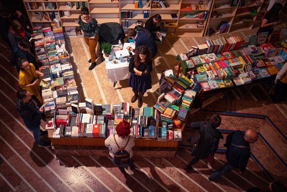 A 25. Marosvásárhelyi Nemzetközi Könyvvásár egy órája: Főszerepben a könyv