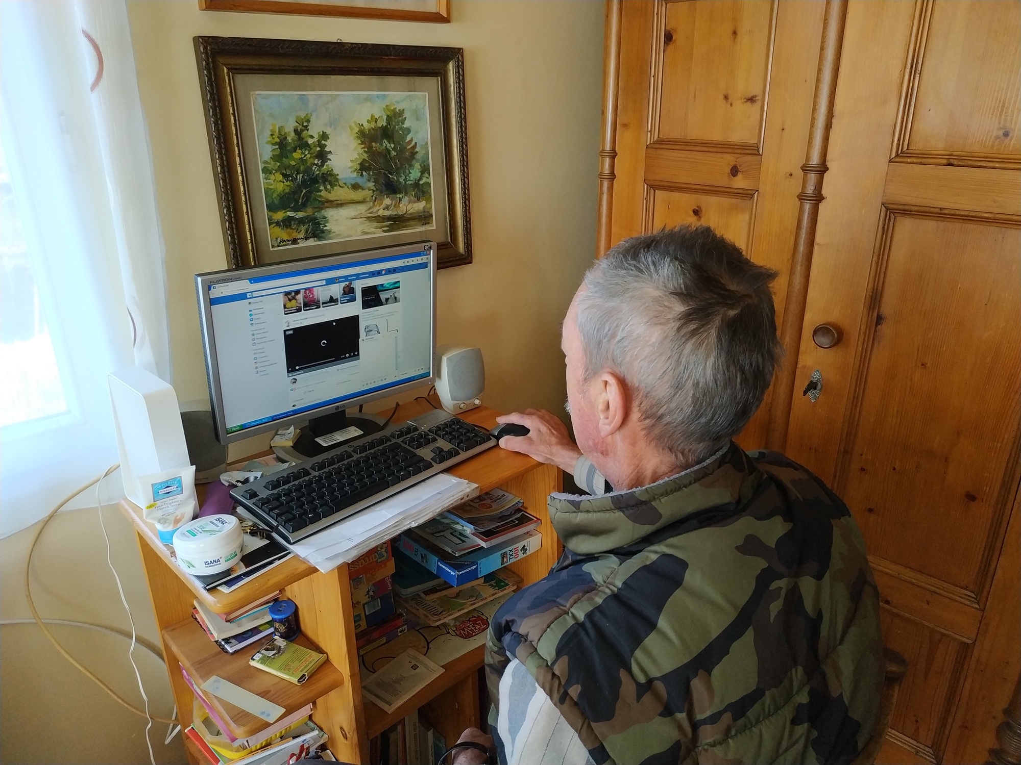 Az internetet hívták segítségül az idősek ellátásában: Folytatja tevékenységét a Caritas