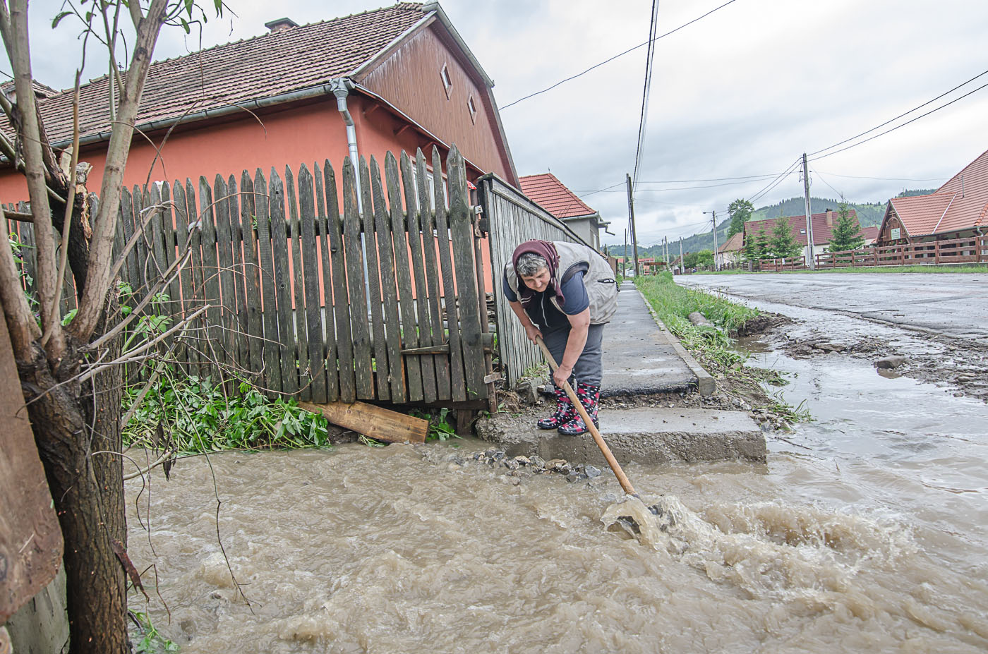 Közel négymillió lejt kér a Hargita megyei prefektúra az árvízkárok helyreállítására