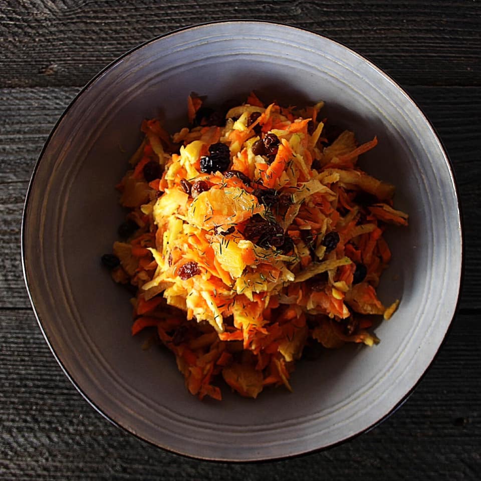 Sárgarépa-saláta naranccsal és mazsolával - ezt készítette nekünk Szőcs Előd, ...