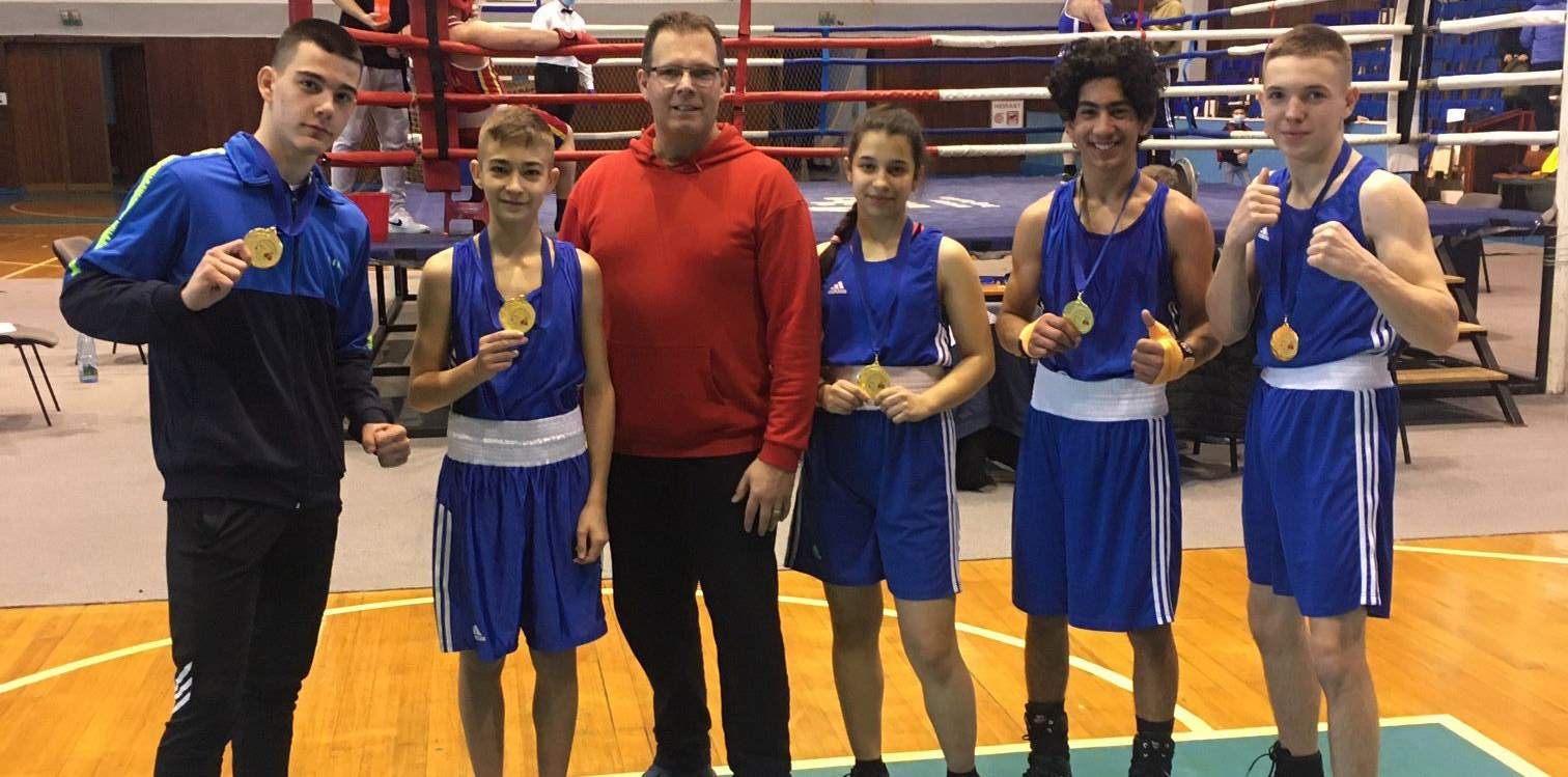 Négy első és egy második helyezés