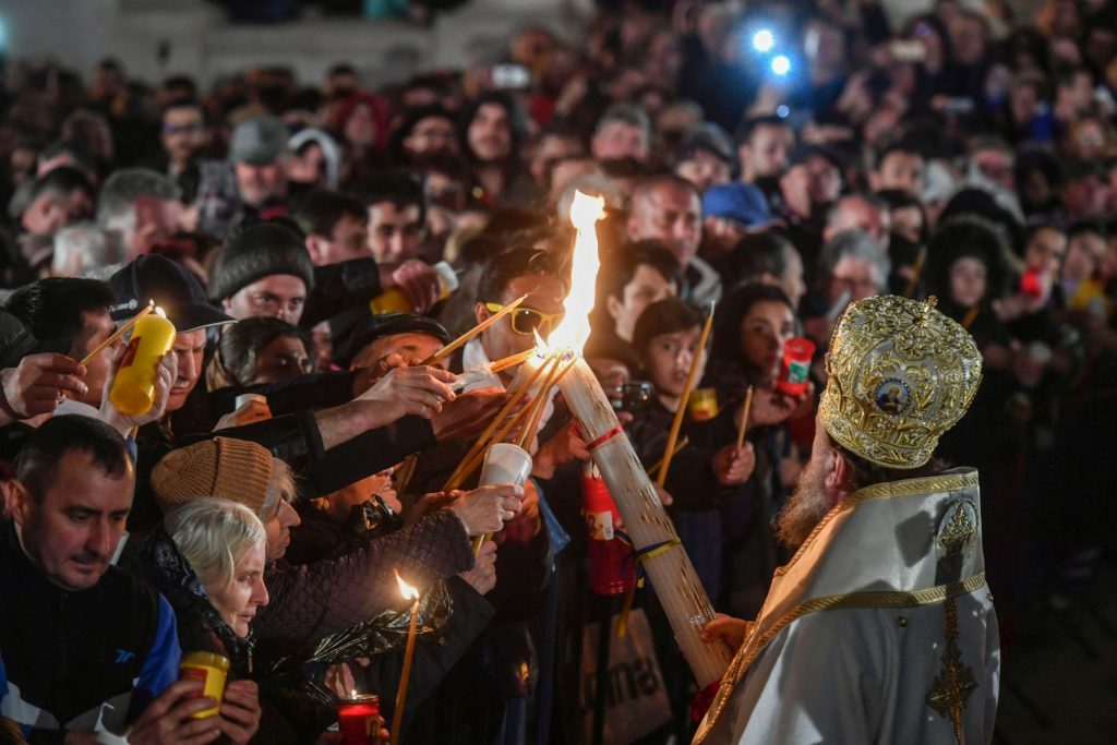Felfüggesztik a kijárási tilalmat az ortodox húsvét napjára