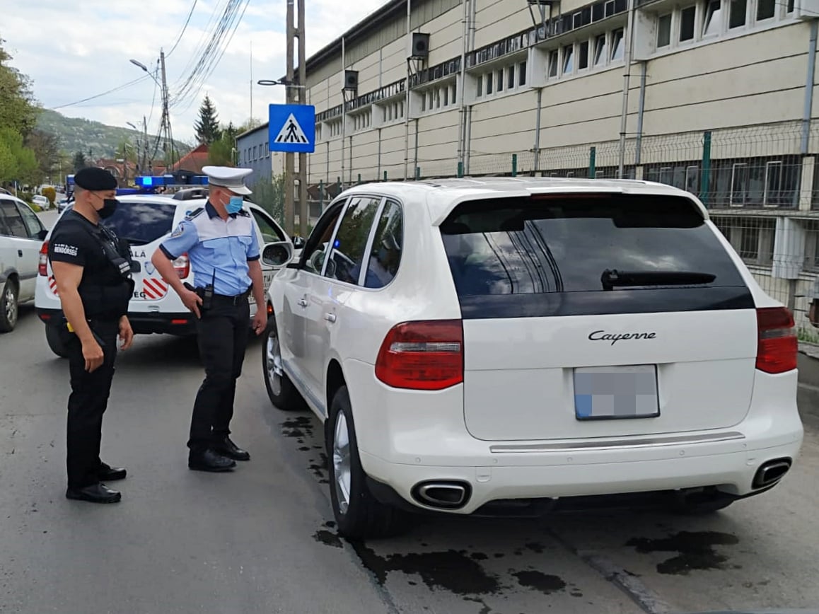 Jogtalanul autót vezető személyt füleltek le a székelyudvarhelyi helyi rendőrök