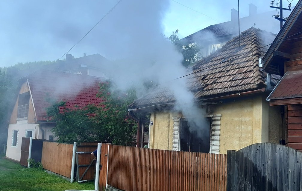 Tűz ütött ki Balánbányán: egy szoba teljesen kiégett