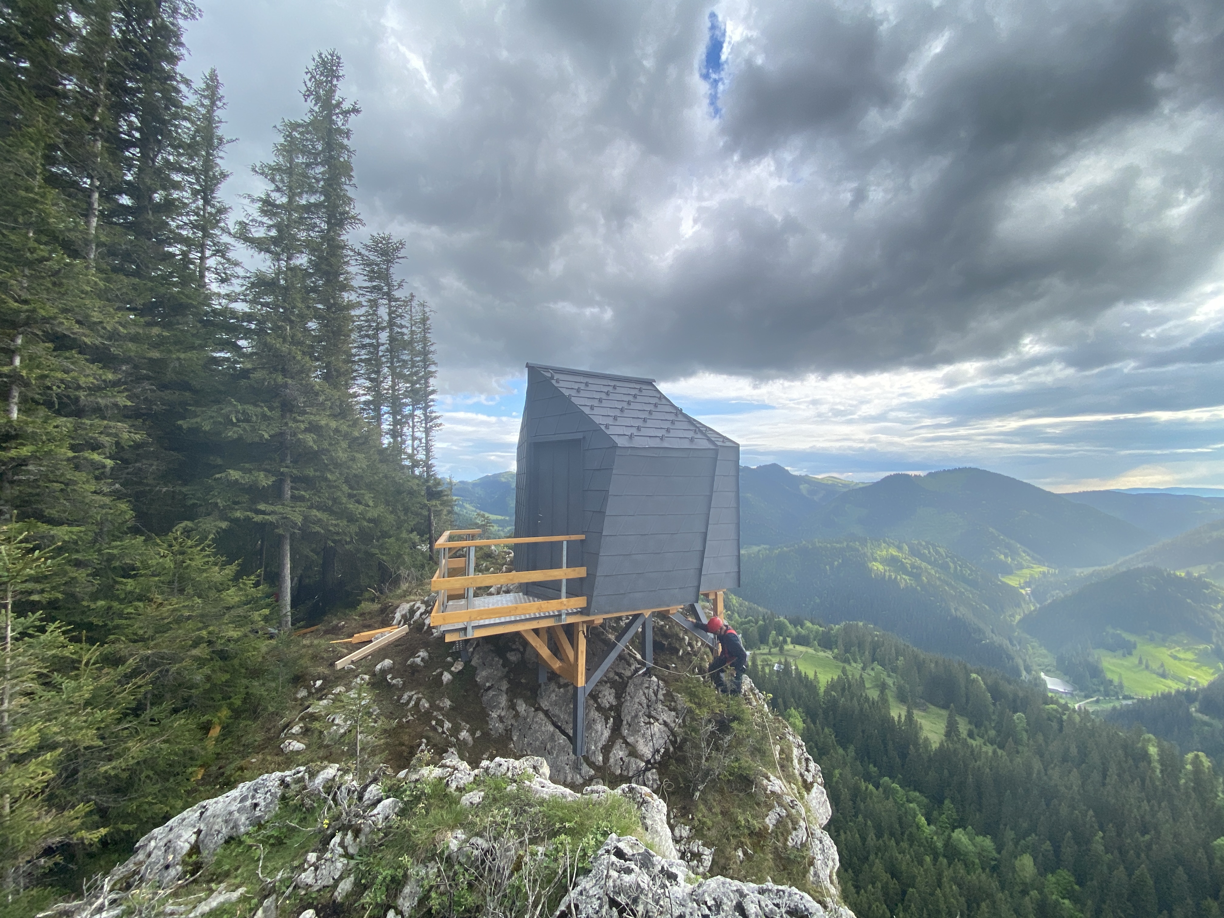 Panorámakabinok a Békás-szoros szikláin