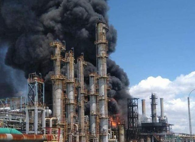 Frissítve: Robbanás történt az ország legnagyobb kőolaj-finomítójánál