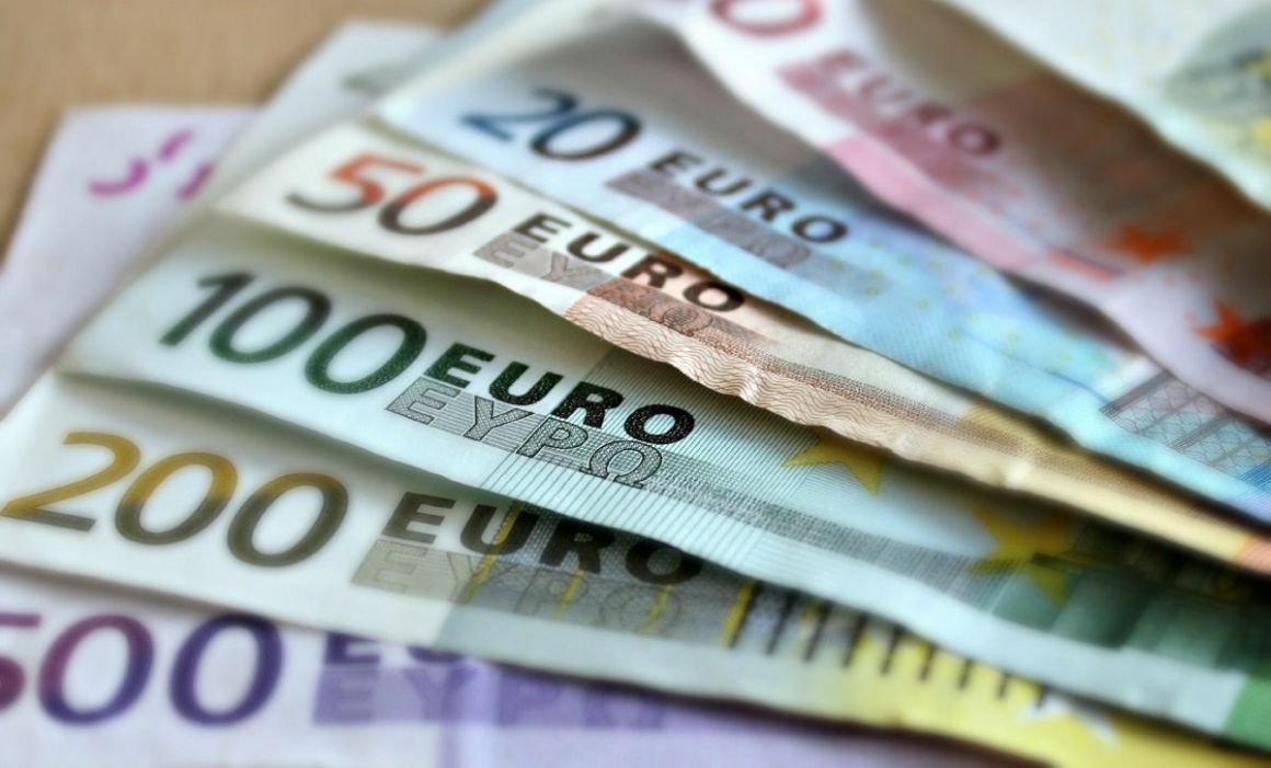 Újra történelmi csúcson az euró árfolyama a lejjel szemben