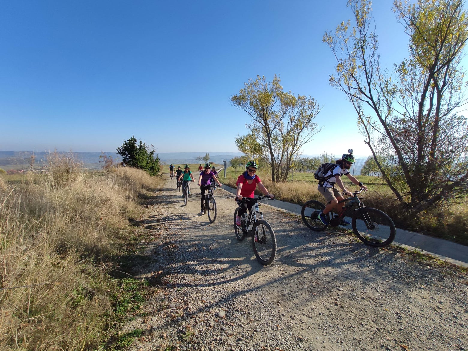 Jöhetnek a bringások is!