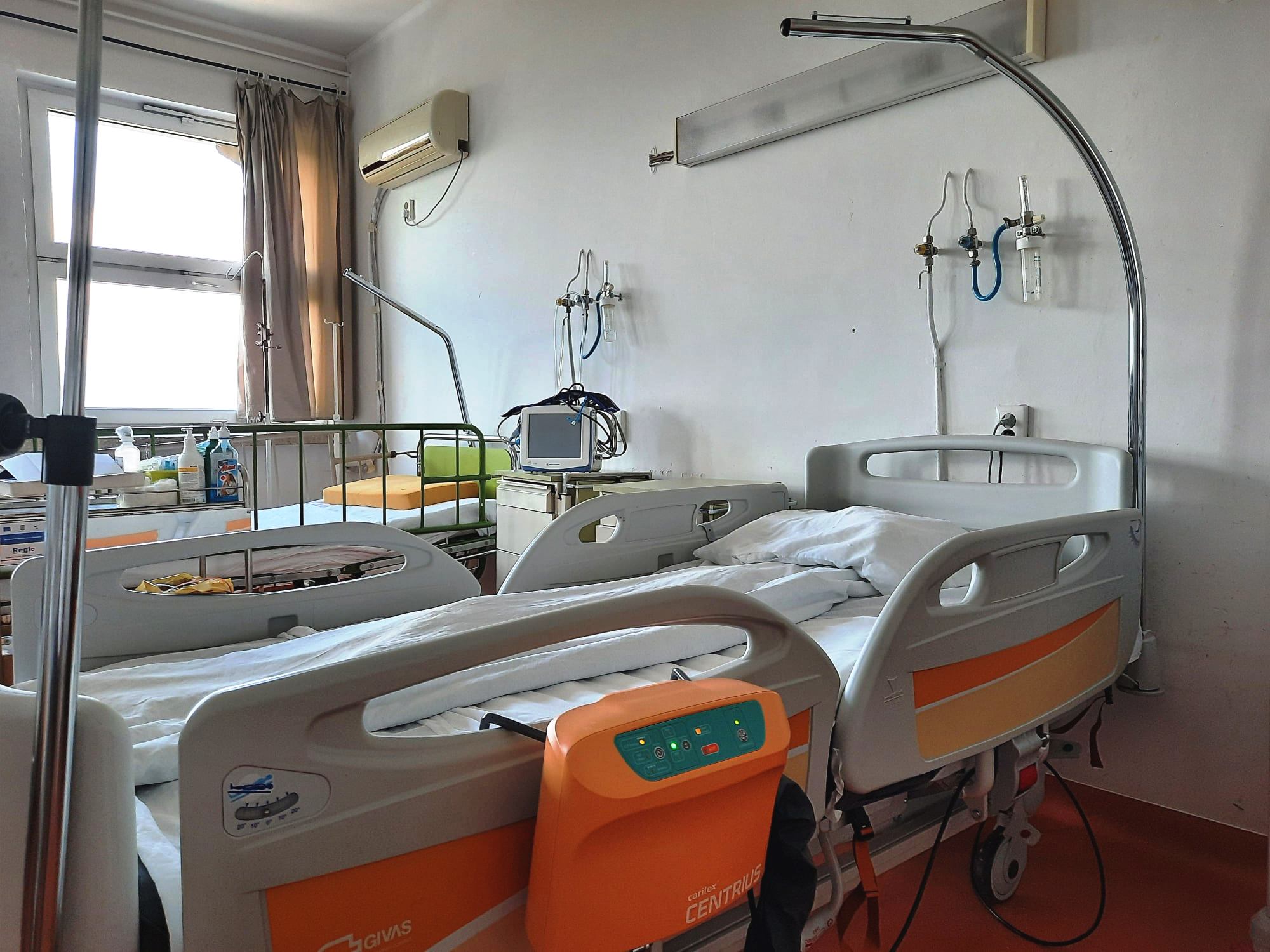 Átszervezések a megyei kórházban: egyre több a koronavírusos beteg