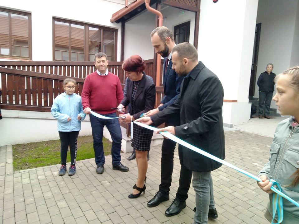 Jelentős megvalósítás Zetelaka községben: átadták a felújított tófalvi iskolát