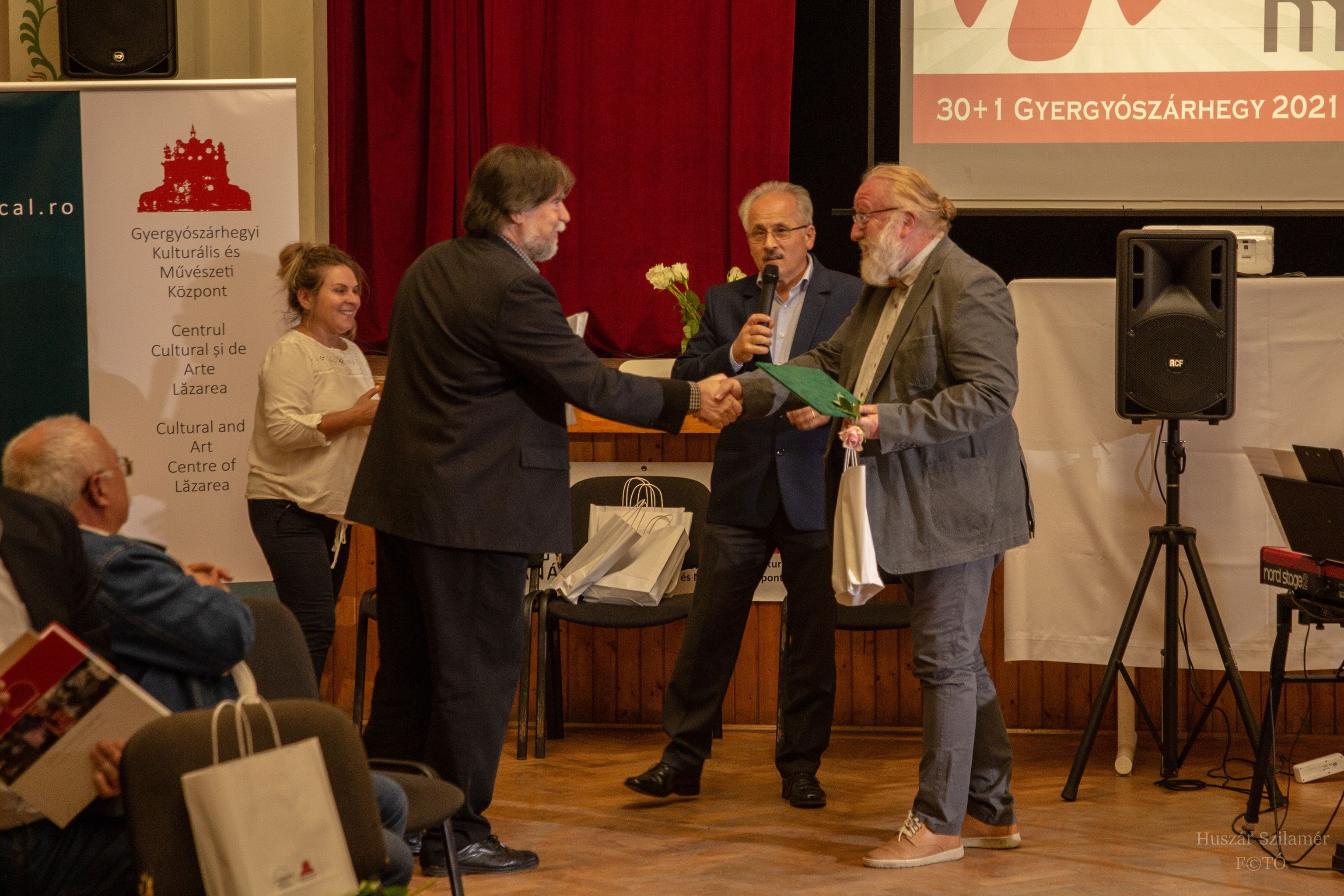 Sarány István kapta az idei Pro Cultura et Arte díjat