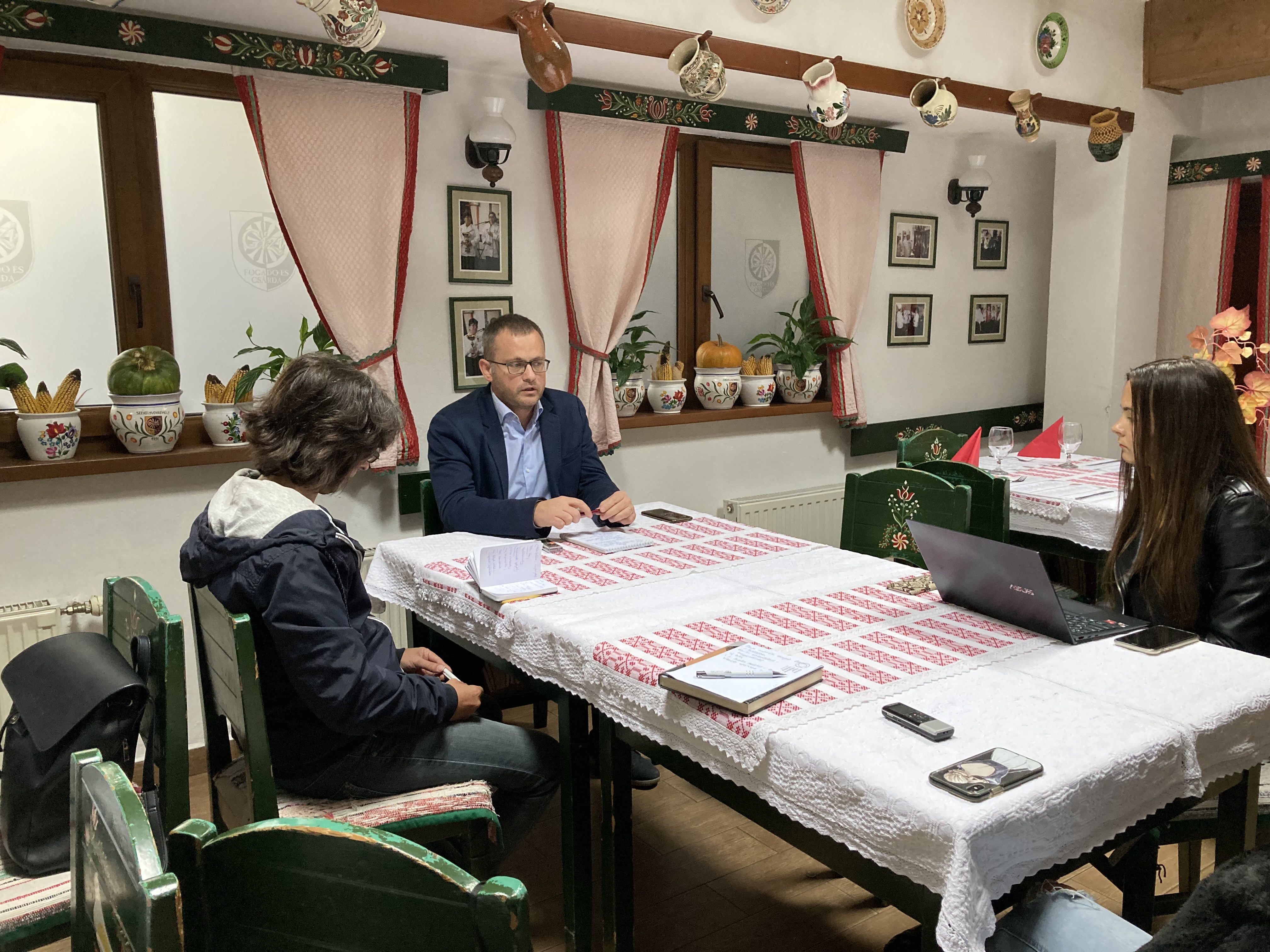 A politikai karantén feloldásáért dolgozna