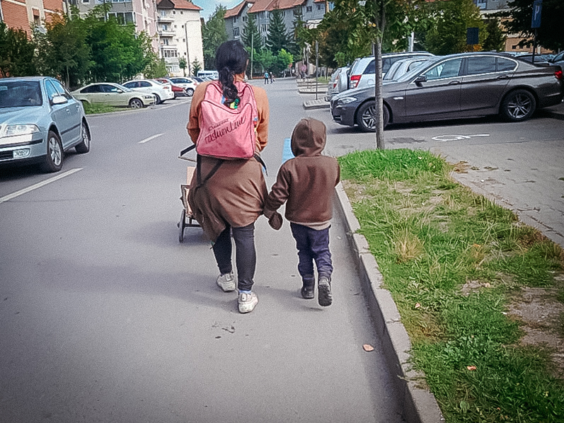 Sok gondot okoznak a guberálók: Nemcsak szemetelnek, rongálnak is