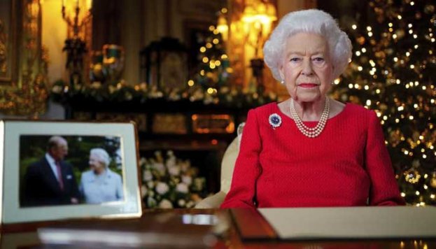 Férjéről emlékezett meg karácsonyi üzenetében a brit uralkodó